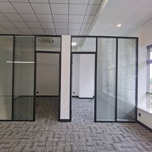 蘇州室內(nèi)外裝飾 石膏板隔墻、輕鋼龍骨隔墻、吊頂?shù)V棉板在辦公室、工廠、商場的裝修應(yīng)用